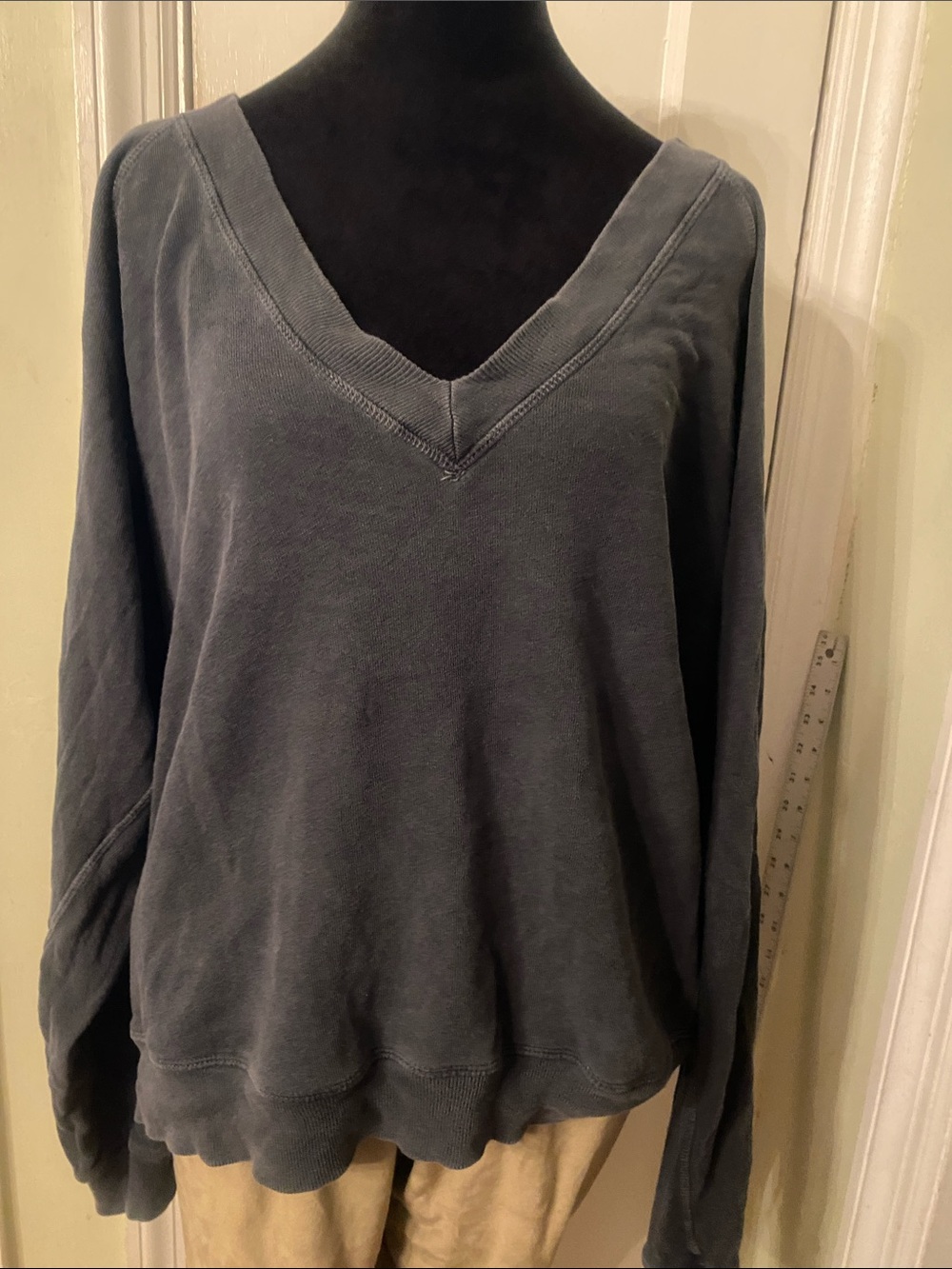 the Great. V neck sweatshirt, size 3/L